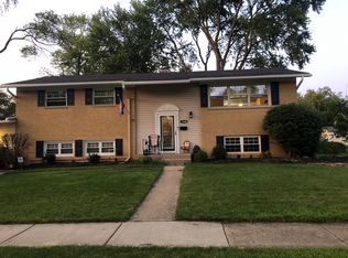 1208 E Pratt Dr, Palatine, IL 60074