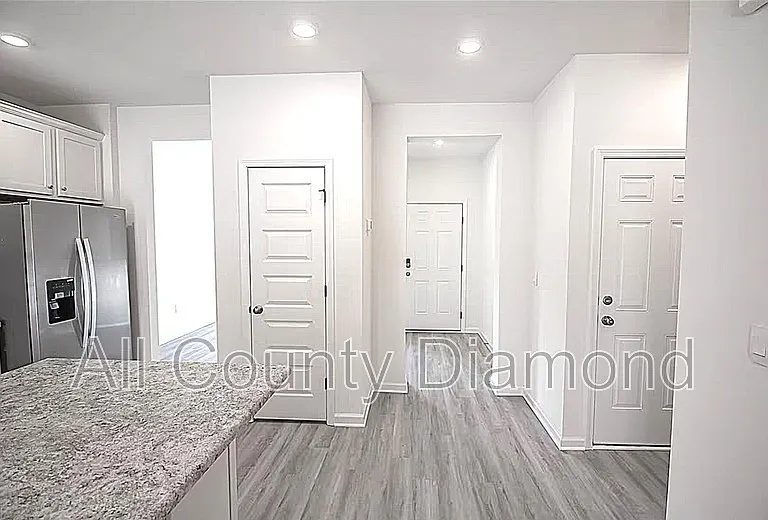 30 Sandywoods Ct — Photo 5