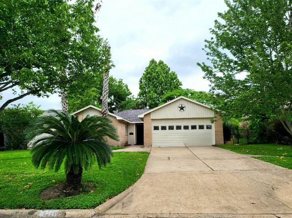 2711 S Brompton Dr