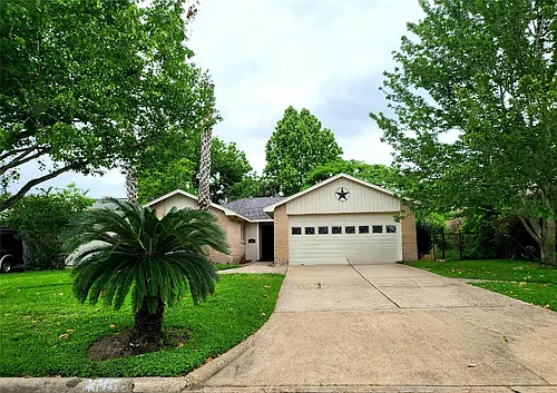 2711 S Brompton Dr Photo 1