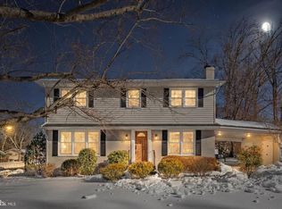 8612 Cottage St SW, Vienna, VA 22180