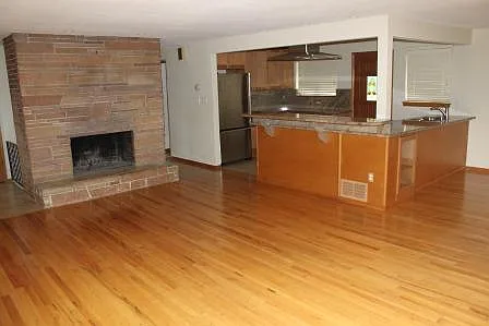 404 7th Ave S — Photo 3