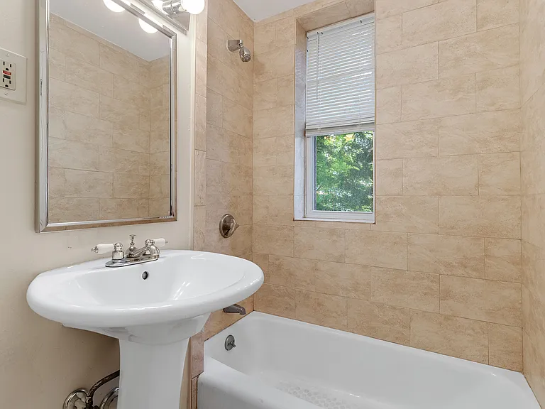 315 Tappan St #1 — Photo 24