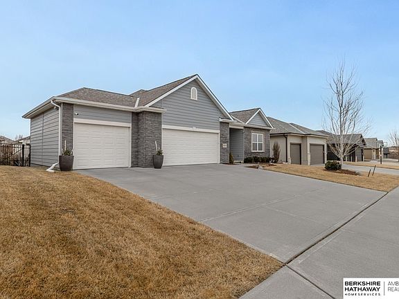 3rd image of 8919 N 171st St