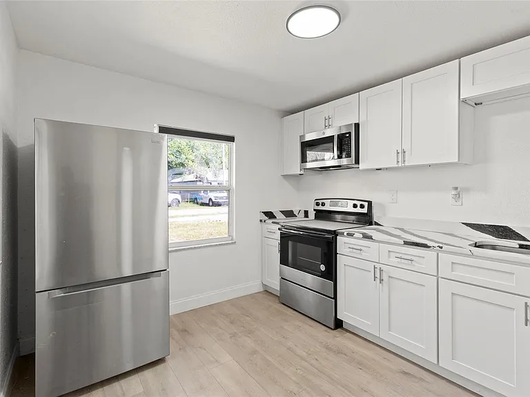 8613 N 14th St — Photo 7