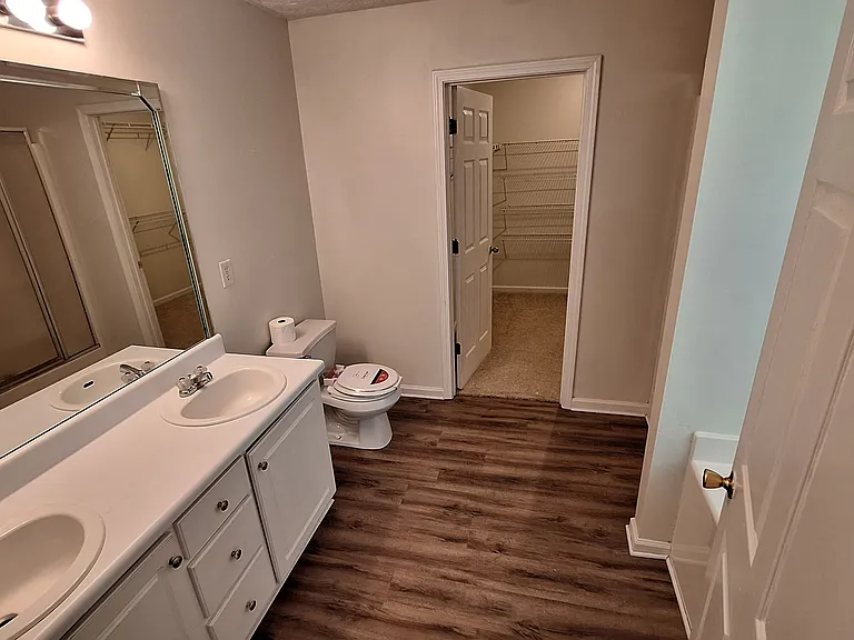 305 Shadowbrooke Cir — Photo 16