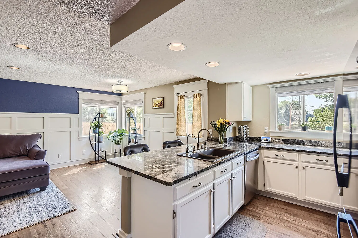 4 bed, 2315 sqft, $3,100 — Photo 1