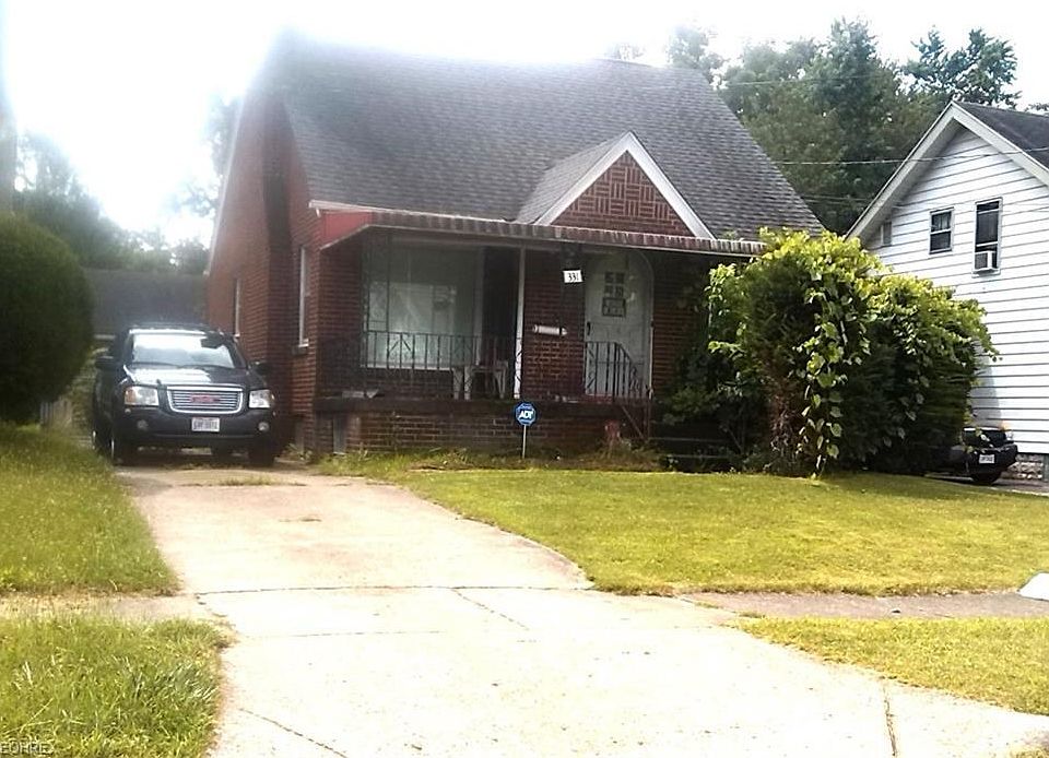 1st image of 331 Marmion Ave