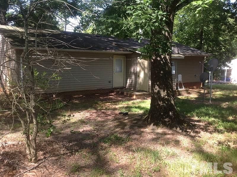 2nd image of 118/120 Lynn Dr