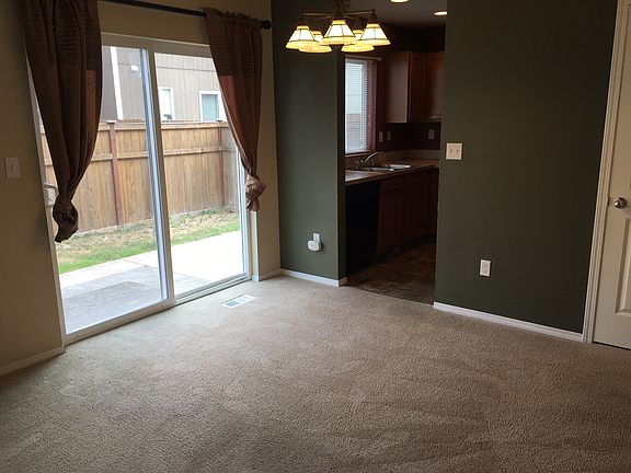 2nd image of 3546 NE Ocasta St