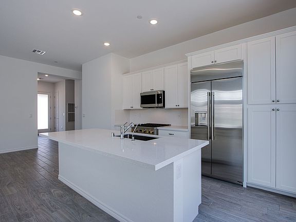 3rd image of 928 Allister Fields Ln