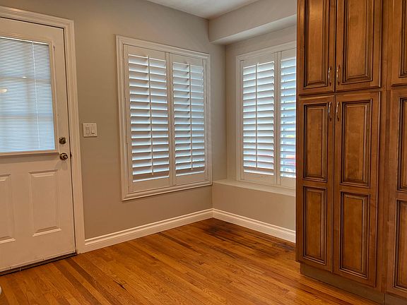 5th image of 10737 Avonbury Ave