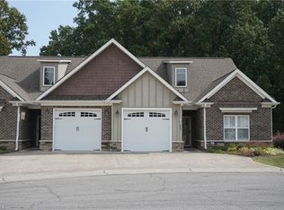 123 Parkview Dr, Yadkinville, NC 27055