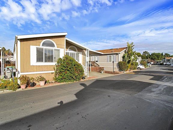 2nd image of 330 Mandolin Dr #330