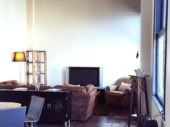 5th image of 411 S Main St Unit 601