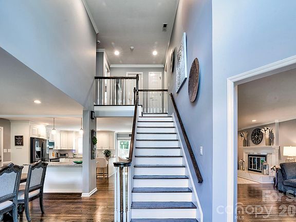 2nd image of 2823 Ridgehaven Ct