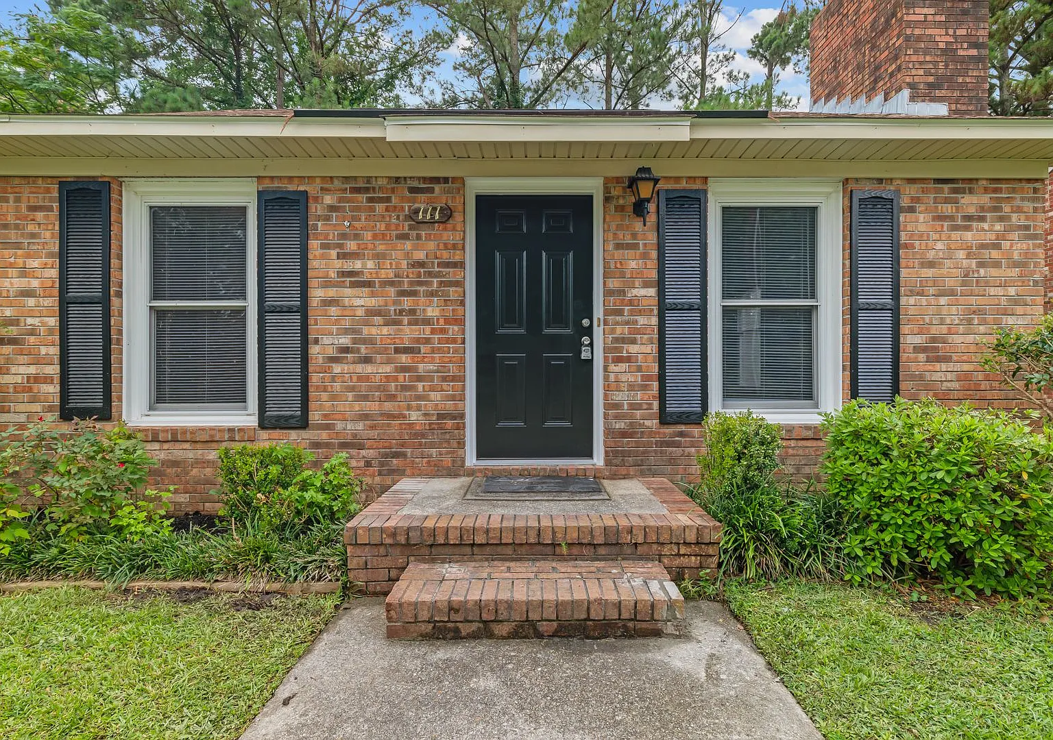 2 Bedroom, 2 Bathroom Townhome — Photo 4