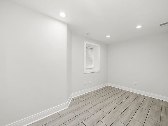 5th image of 1306 N Maplewood Ave #G