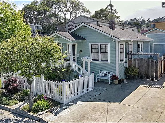 2nd image of 276 Anita St