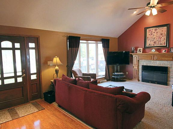 3rd image of 405 Westminster Dr