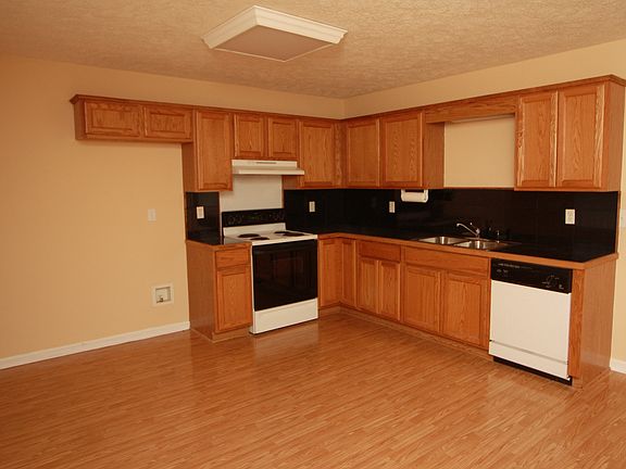 4th image of 118 Kenwood St