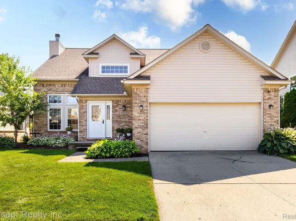 23673 Lindsey Dr, Flat Rock, MI 48134