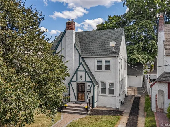 11461 176th Street, Addisleigh Park, NY 11434