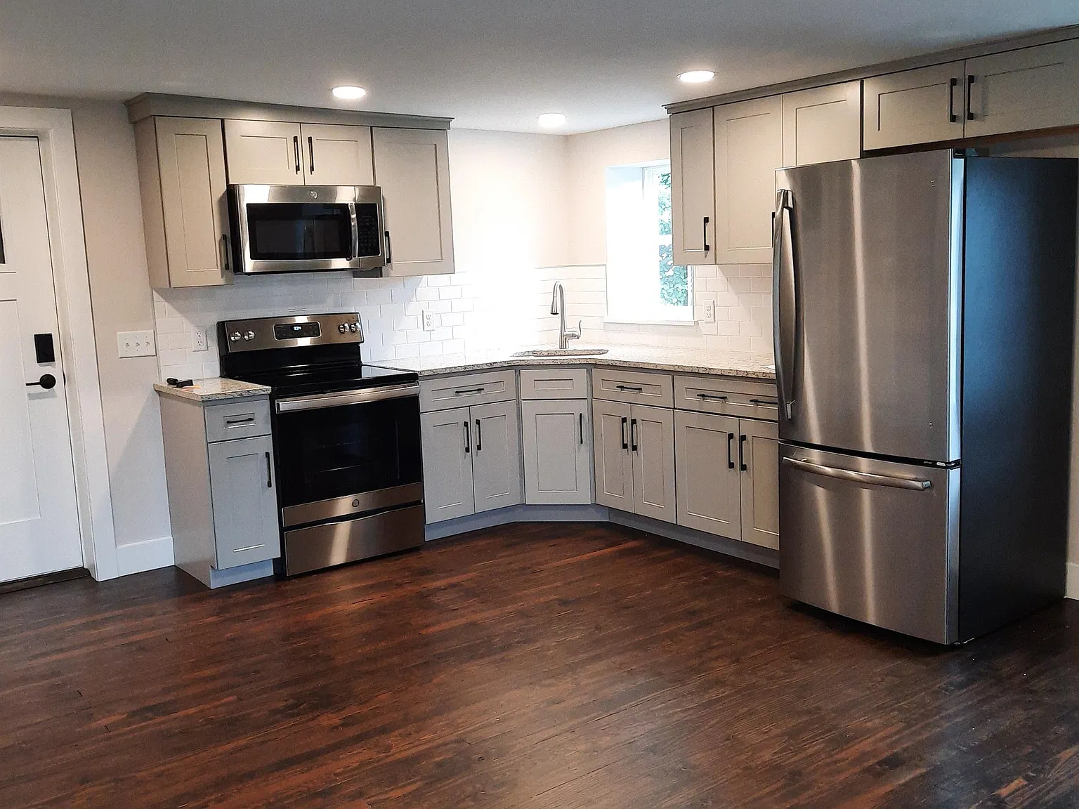 2815 Willow Street Pike - 2 — Photo 2