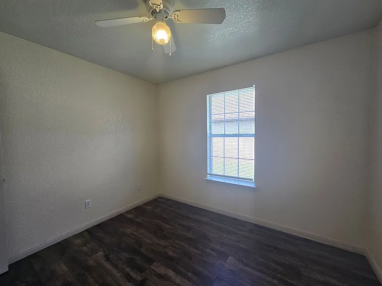 2305 Amethyst Dr — Photo 17
