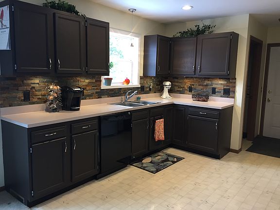 3rd image of 2155 Holland Cir
