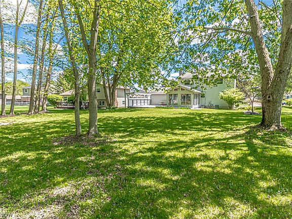 5th image of 18186 Walnut Dr