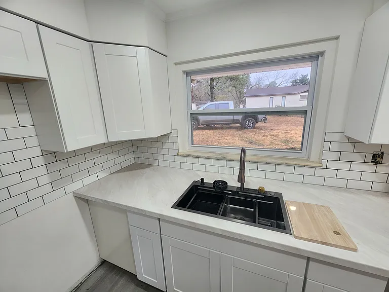 1307 Frederick Rd — Photo 11