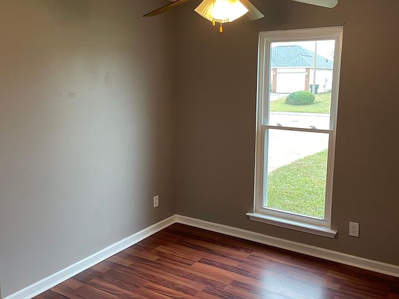 3rd image of 215 Tyson Glen Dr