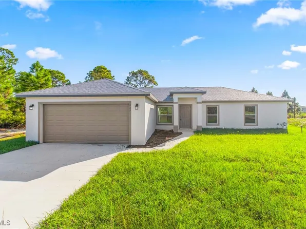 571 Flamingo Ave, Lehigh Acres, FL 33974