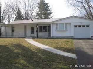 37 Walnut Dr, Whitesboro, NY 13492