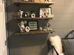 715 E Hazel St, Albion, IN 46701