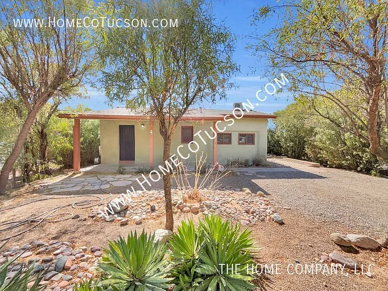 1507 E Blacklidge Dr — Photo 1