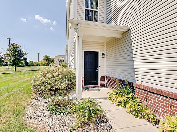 3rd image of 9705 Prairie Smoke Dr