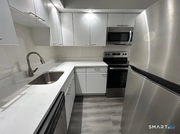 100 Glenbrook Rd #103, Stamford, CT 06902