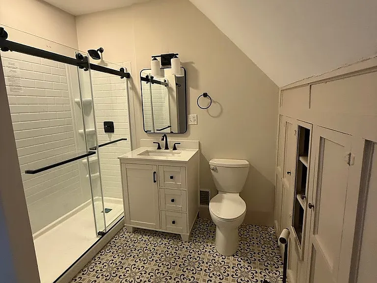 418 Waukazoo Ave #5 — Photo 4