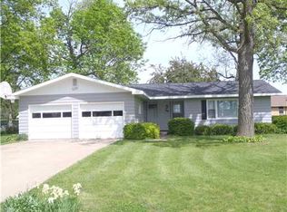 80 Timber Ln, Robins, IA 52328