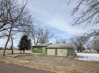315 E Harvey St, Sedalia, MO 65301