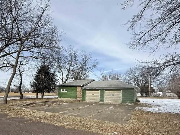 315 E Harvey St, Sedalia, MO 65301