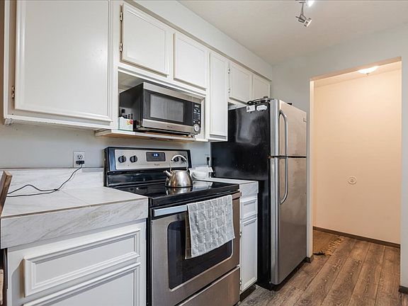 5th image of 1701-1759 NE 162nd Ave #885