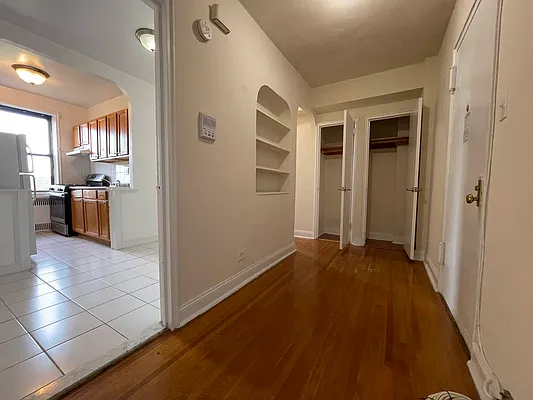 Rented by Hillel Realty Group | media 23