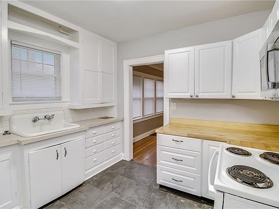 3rd image of 1610 S Arlington Ave