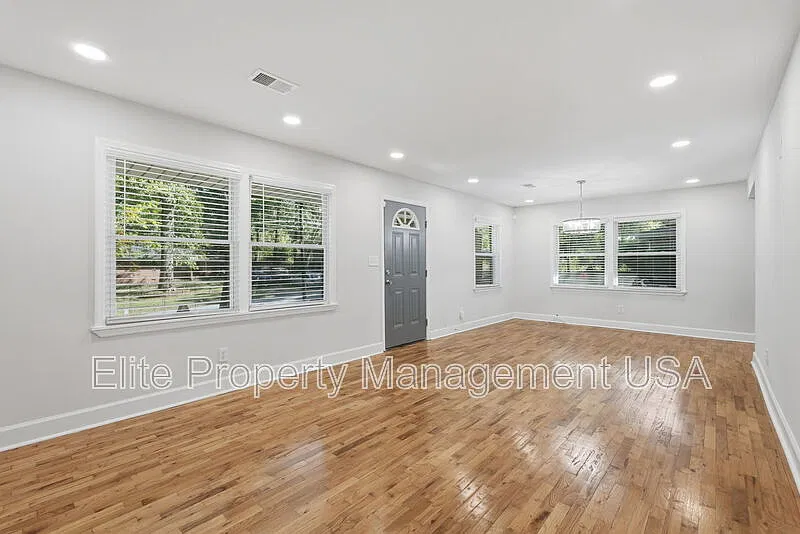 3 bed, 2.0 bath, 1292 sqft, $1,850 — Photo 4