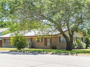 801 Lewis Dr, Burnet, TX 78611