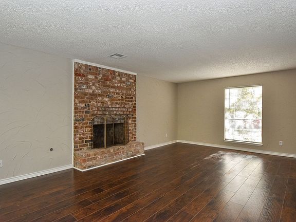 2nd image of 1831 Willow Point Dr