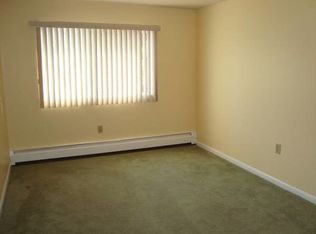 21 Fernview Ave APT 10, North Andover, MA 01845